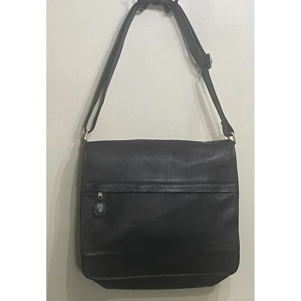 Frye Leather Messenger Crossbody Bag Black Adjustable Strap Interior Zippers